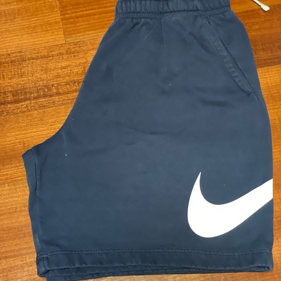 Preowned Men’s Nike Navy Short Size XL - Picture 1 of 3